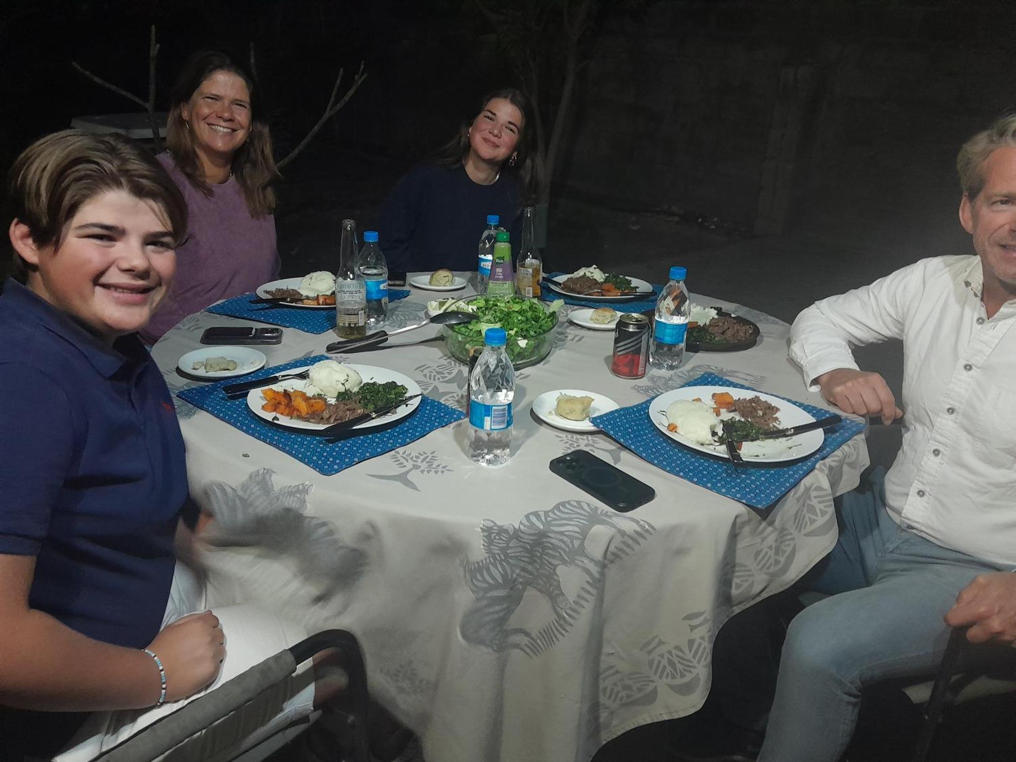 Golentle Home Stay Maun ภายนอก รูปภาพ
