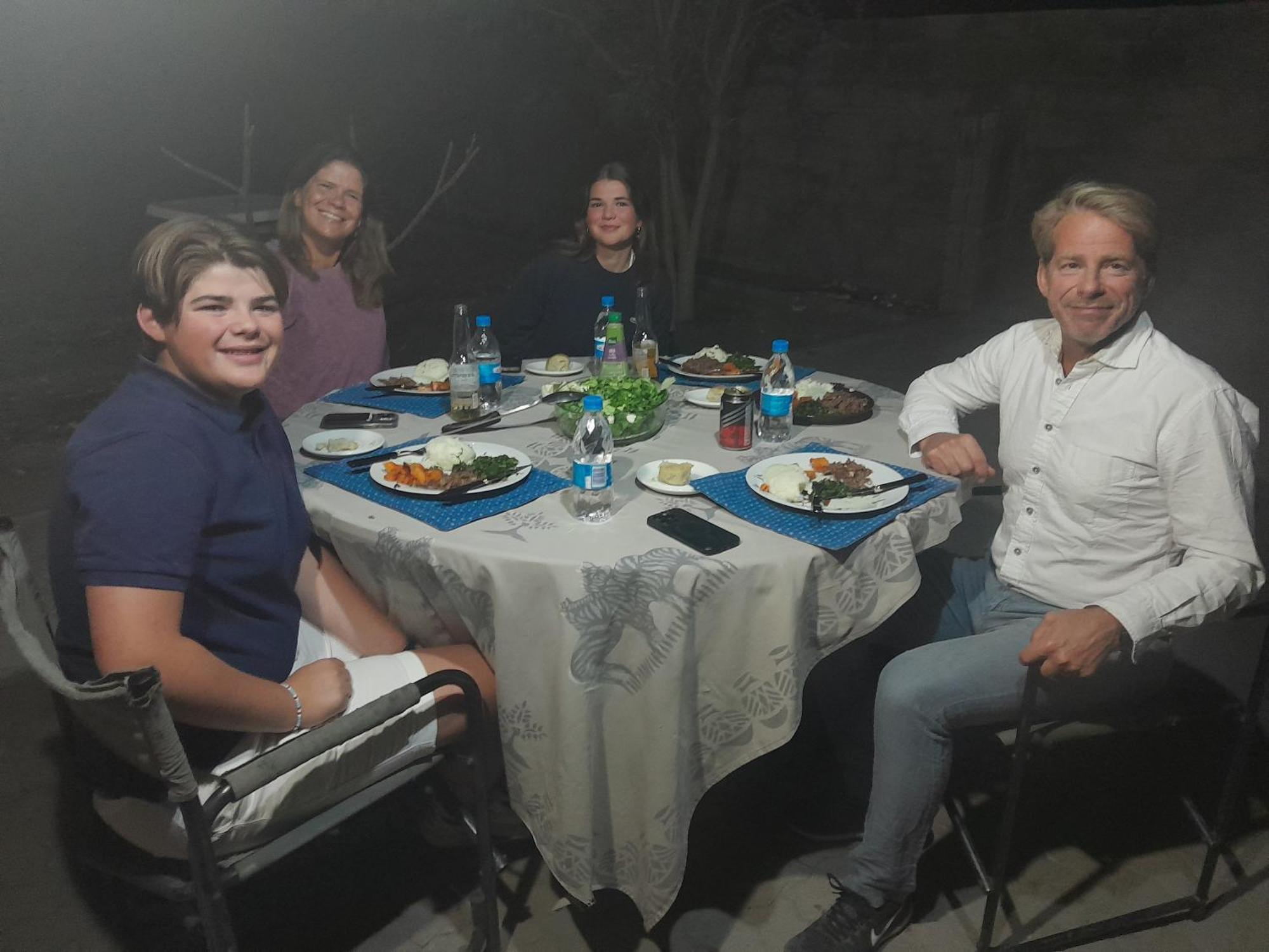 Golentle Home Stay Maun ภายนอก รูปภาพ