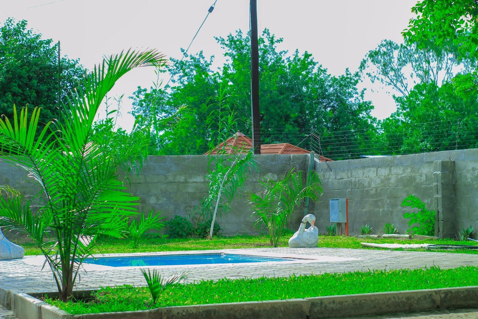Golentle Home Stay Maun ภายนอก รูปภาพ